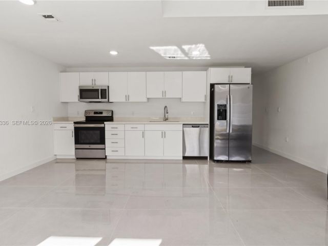 4-bedroom home for sale in Homestead - 14571 SW 261st St - MondialRealty