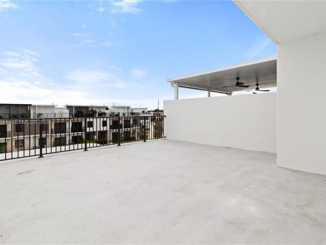 4-bedroom home for sale in Homestead - 14571 SW 261st St - MondialRealty