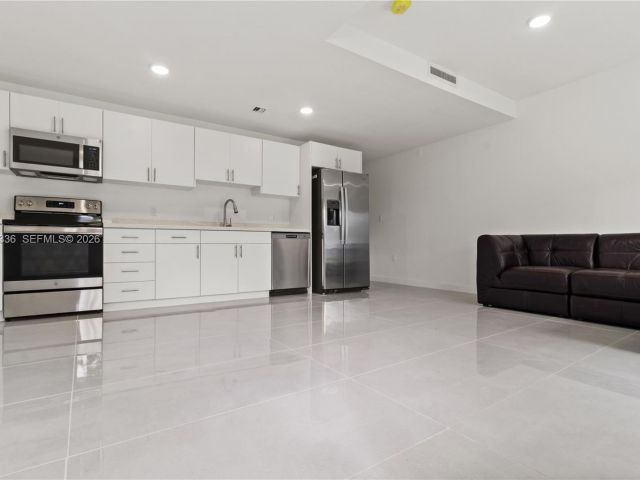 4-bedroom home for sale in Homestead - 14571 SW 261st St - MondialRealty