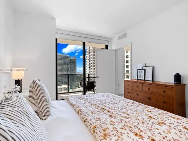 1-bedroom condo for sale in Miami - 55 SW 9th St 2305 - MondialRealty