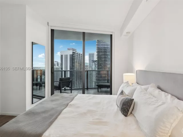 2-bedroom condo for sale in Miami - 801 S Miami Ave 3802 - MondialRealty