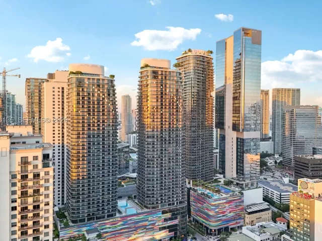 2-bedroom condo for sale in Miami - 801 S Miami Ave 3802 - MondialRealty