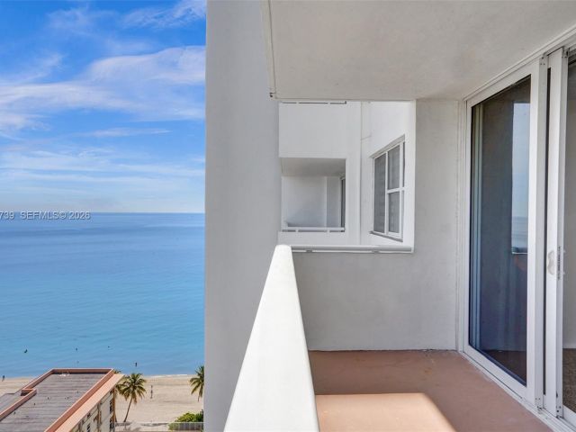 1-bedroom condo for rent in Hallandale Beach - 3140 S Ocean Dr 1909 - MondialRealty