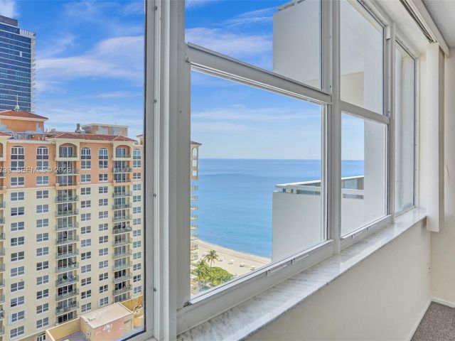 1-bedroom condo for rent in Hallandale Beach - 3140 S Ocean Dr 1909 - MondialRealty