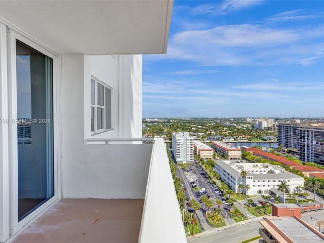 1-bedroom condo for rent in Hallandale Beach - 3140 S Ocean Dr 1909 - MondialRealty