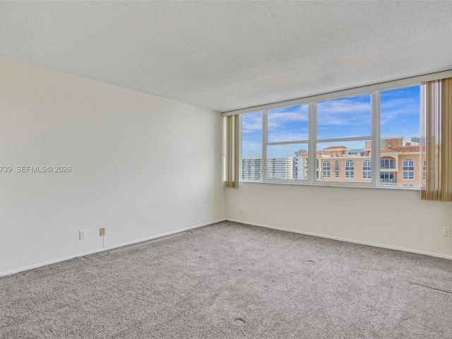 1-bedroom condo for rent in Hallandale Beach - 3140 S Ocean Dr 1909 - MondialRealty