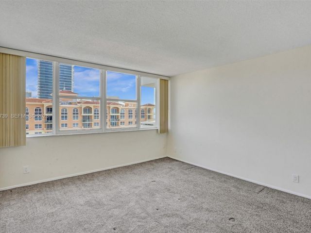 1-bedroom condo for rent in Hallandale Beach - 3140 S Ocean Dr 1909 - MondialRealty