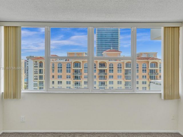 1-bedroom condo for rent in Hallandale Beach - 3140 S Ocean Dr 1909 - MondialRealty