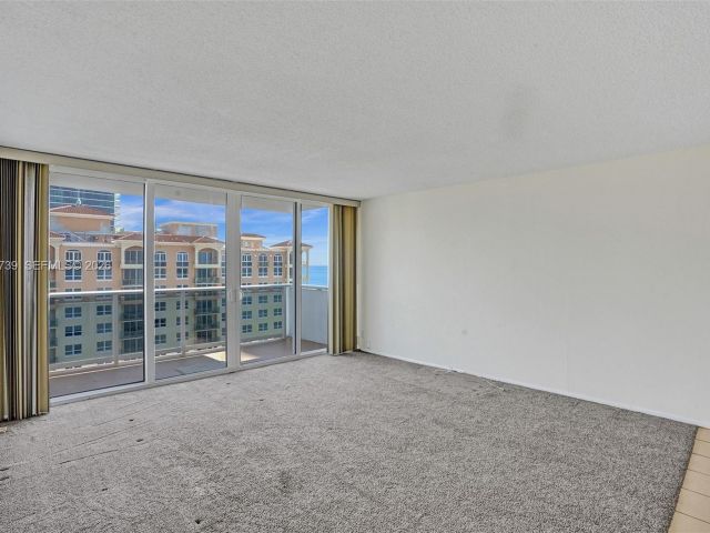 1-bedroom condo for rent in Hallandale Beach - 3140 S Ocean Dr 1909 - MondialRealty