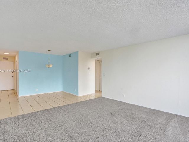 1-bedroom condo for rent in Hallandale Beach - 3140 S Ocean Dr 1909 - MondialRealty