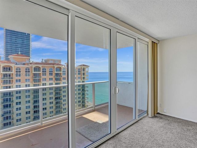 1-bedroom condo for rent in Hallandale Beach - 3140 S Ocean Dr 1909 - MondialRealty