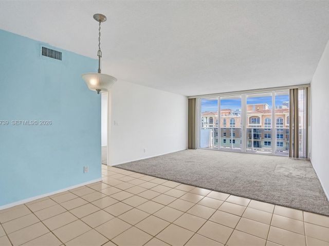 1-bedroom condo for rent in Hallandale Beach - 3140 S Ocean Dr 1909 - MondialRealty