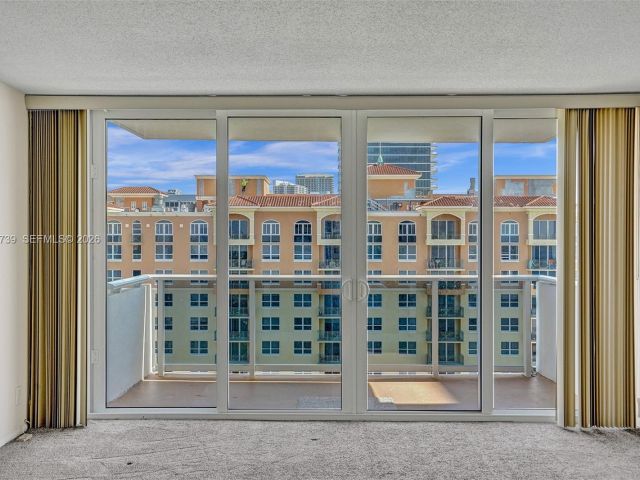 1-bedroom condo for rent in Hallandale Beach - 3140 S Ocean Dr 1909 - MondialRealty
