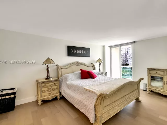 2-bedroom condo for rent in Sunny Isles Beach - 100 Bayview Dr 1008 - MondialRealty