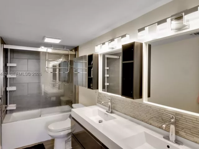 2-bedroom condo for rent in Sunny Isles Beach - 100 Bayview Dr 1008 - MondialRealty