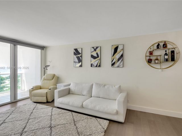 Apartment for rent  Unit #1008 - photo 7244663