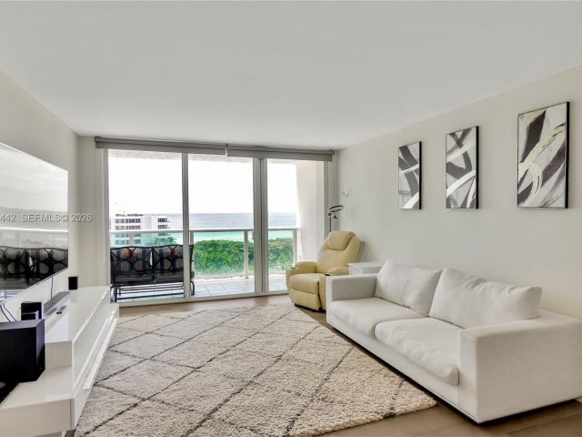 Apartment for rent  Unit #1008 - photo 7244665