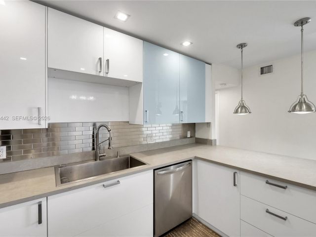 Apartment for rent  Unit #1008 - photo 7244671