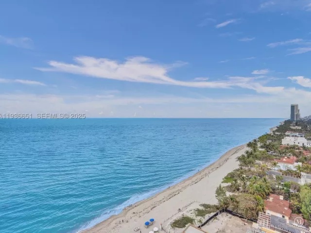2-bedroom condo for rent in Hallandale Beach - 3180 S Ocean Dr 1709 - MondialRealty
