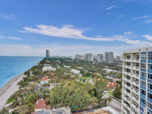 2-bedroom condo for rent in Hallandale Beach - 3180 S Ocean Dr 1709 - MondialRealty
