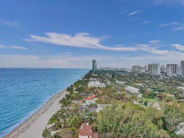 2-bedroom condo for rent in Hallandale Beach - 3180 S Ocean Dr 1709 - MondialRealty