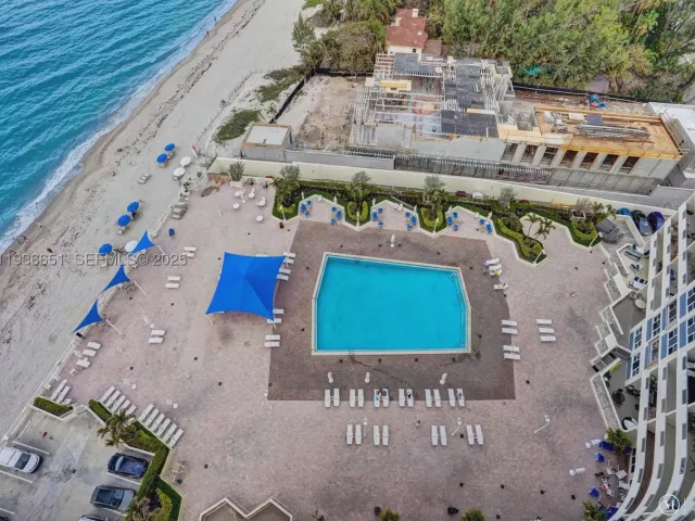 2-bedroom condo for rent in Hallandale Beach - 3180 S Ocean Dr 1709 - MondialRealty