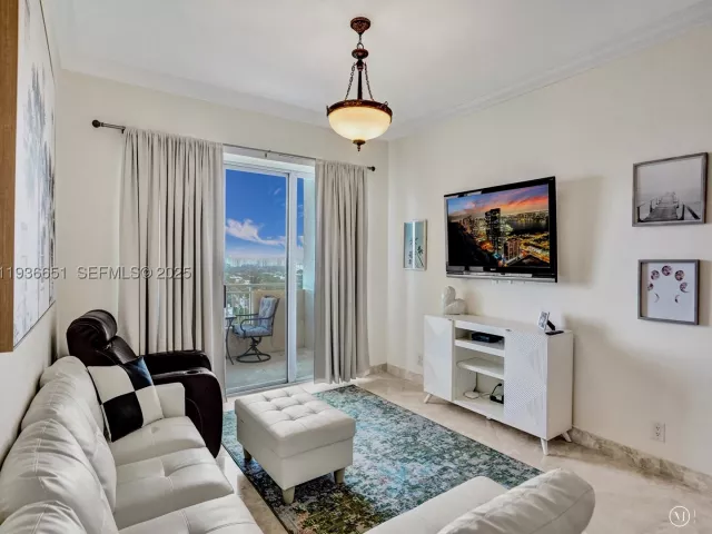 2-bedroom condo for rent in Hallandale Beach - 3180 S Ocean Dr 1709 - MondialRealty