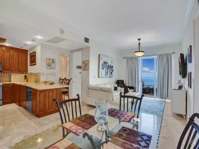 2-bedroom condo for rent in Hallandale Beach - 3180 S Ocean Dr 1709 - MondialRealty