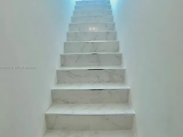 2-bedroom condo for rent in Miami Beach - 50 S Pointe Dr LOFT4 - MondialRealty