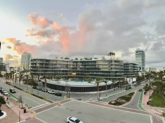 2-bedroom condo for rent in Miami Beach - 50 S Pointe Dr LOFT4 - MondialRealty