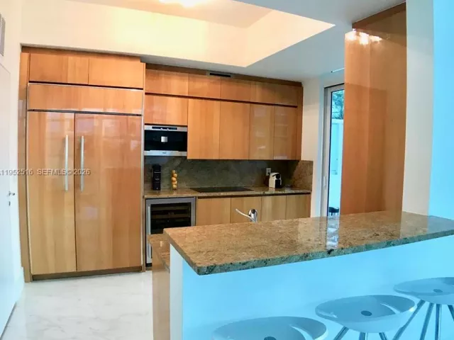 2-bedroom condo for rent in Miami Beach - 50 S Pointe Dr LOFT4 - MondialRealty