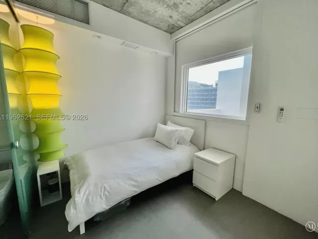 3-bedroom condo for rent in Miami Beach - 50 S Pointe Dr LOFT5 - MondialRealty