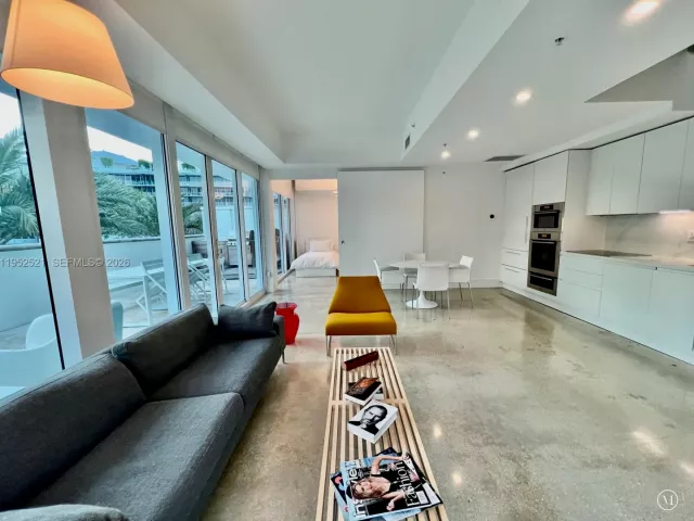 3-bedroom condo for rent in Miami Beach - 50 S Pointe Dr LOFT5 - MondialRealty