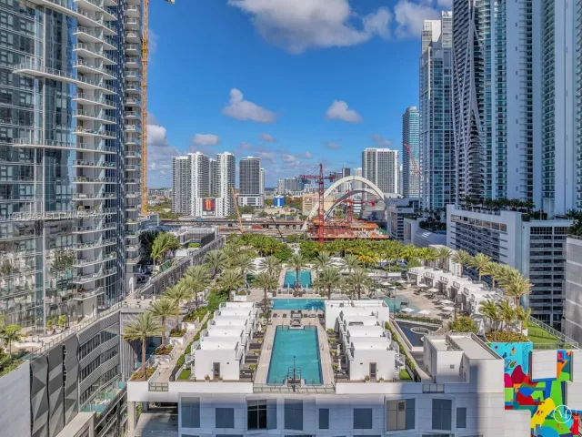 4-bedroom condo for sale in Miami - 851 NE 1st Ave 3411 - MondialRealty