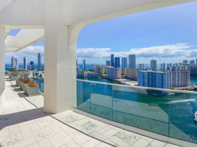 Apartment for sale  Unit #PH05 - photo 7289345