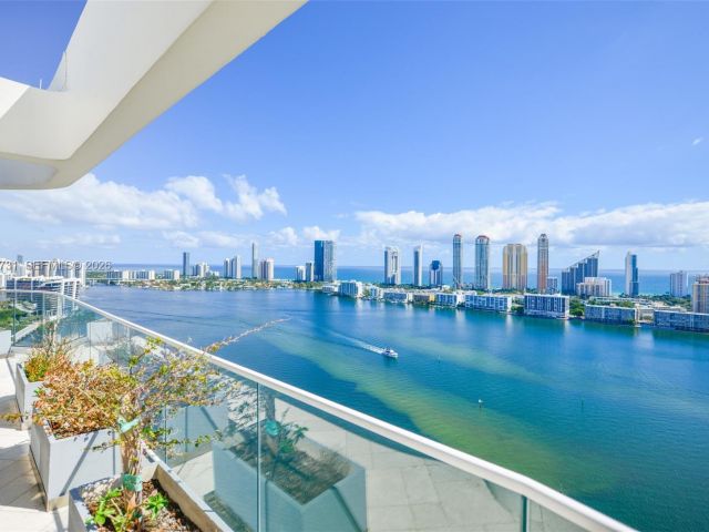 Apartment for sale  Unit #PH05 - photo 7289347