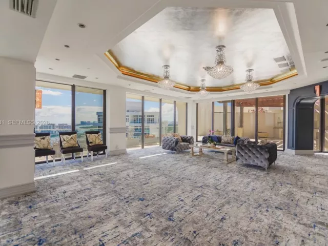 3-bedroom condo for sale in Aventura - 2800 Island Blvd PH05 - MondialRealty