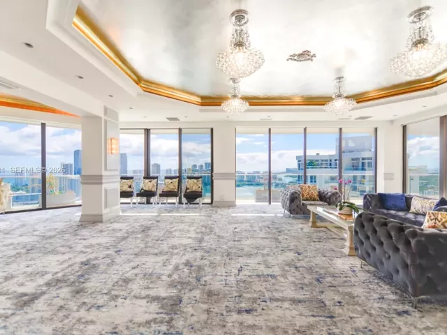 3-bedroom condo for sale in Aventura - 2800 Island Blvd PH05 - MondialRealty