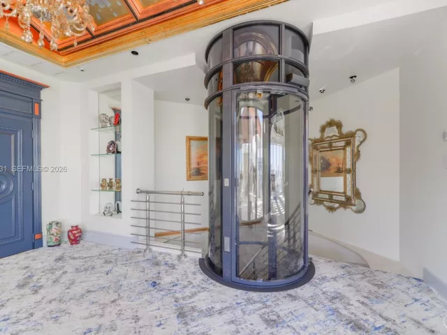 3-bedroom condo for sale in Aventura - 2800 Island Blvd PH05 - MondialRealty