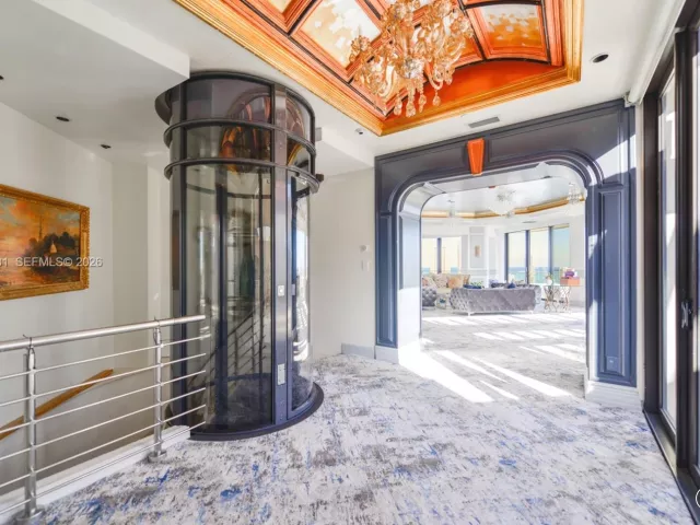 3-bedroom condo for sale in Aventura - 2800 Island Blvd PH05 - MondialRealty