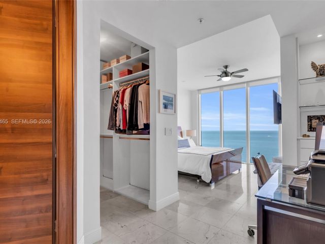 Apartment for rent  Unit #4202 - photo 7250444