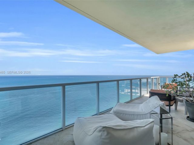 Apartment for rent  Unit #4202 - photo 7250458