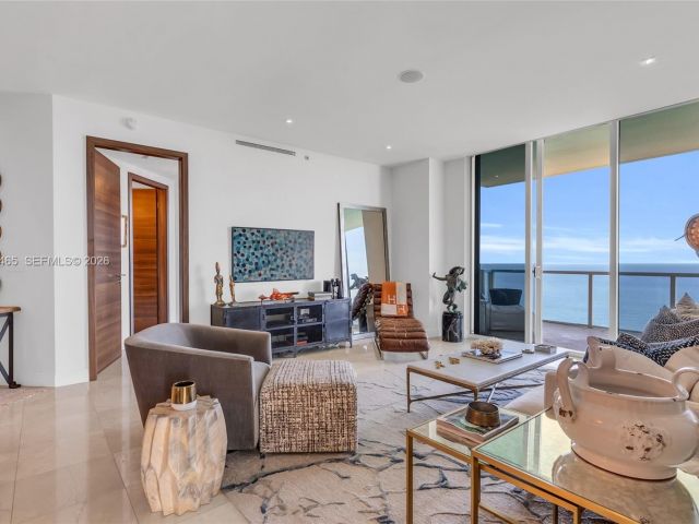 Apartment for rent  Unit #4202 - photo 7250462