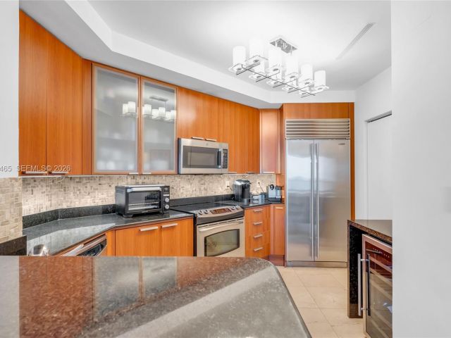 Apartment for rent  Unit #4202 - photo 7250466