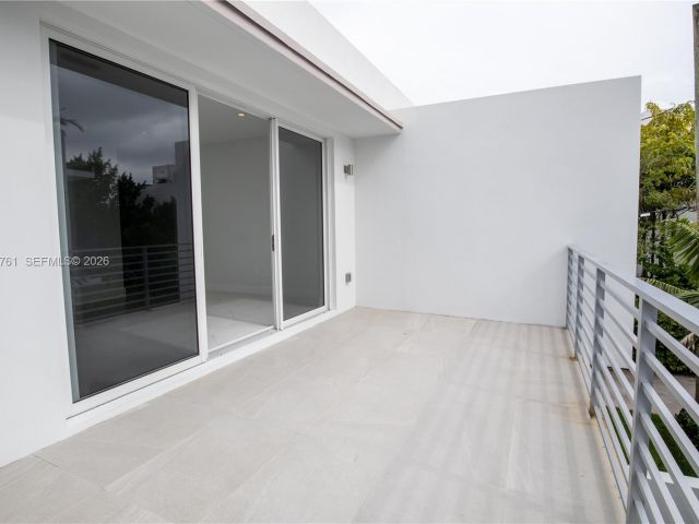 Home for sale at 3374 Day Ave #B - photo 7439514