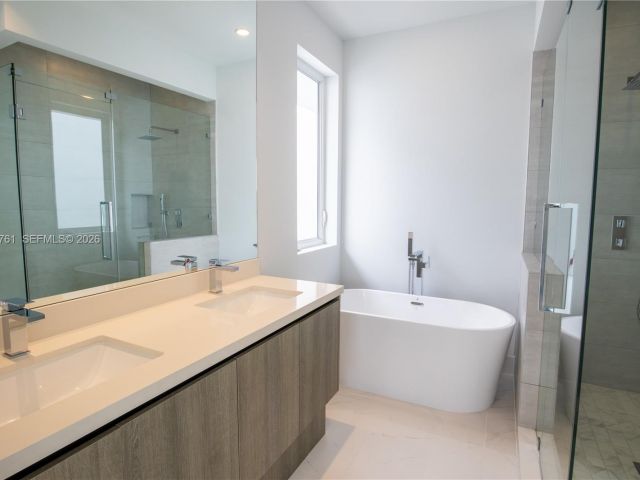 Home for sale at 3374 Day Ave #B - photo 7439515