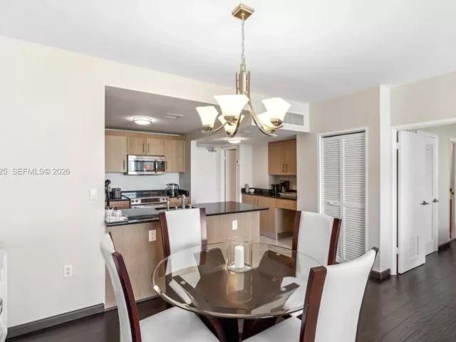 1-bedroom condo for rent in Bal Harbour - 10275 Collins Ave 529 - MondialRealty