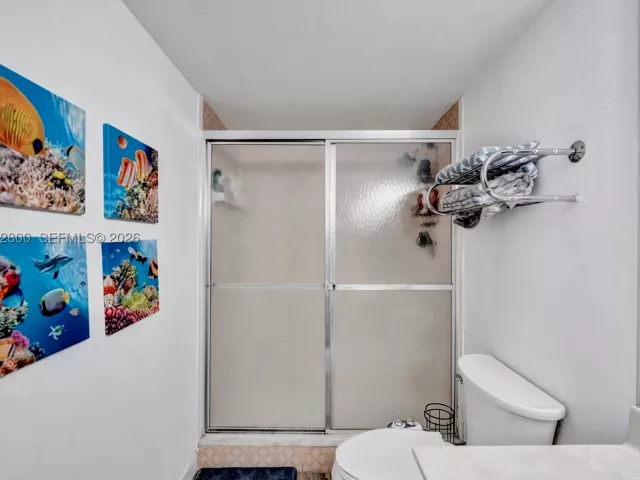 2-bedroom condo for rent in Hollywood - 2201 S Ocean Dr 608 - MondialRealty