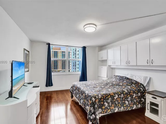 2-bedroom condo for rent in Hollywood - 2201 S Ocean Dr 608 - MondialRealty