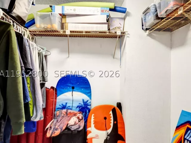 2-bedroom condo for rent in Hollywood - 2201 S Ocean Dr 608 - MondialRealty